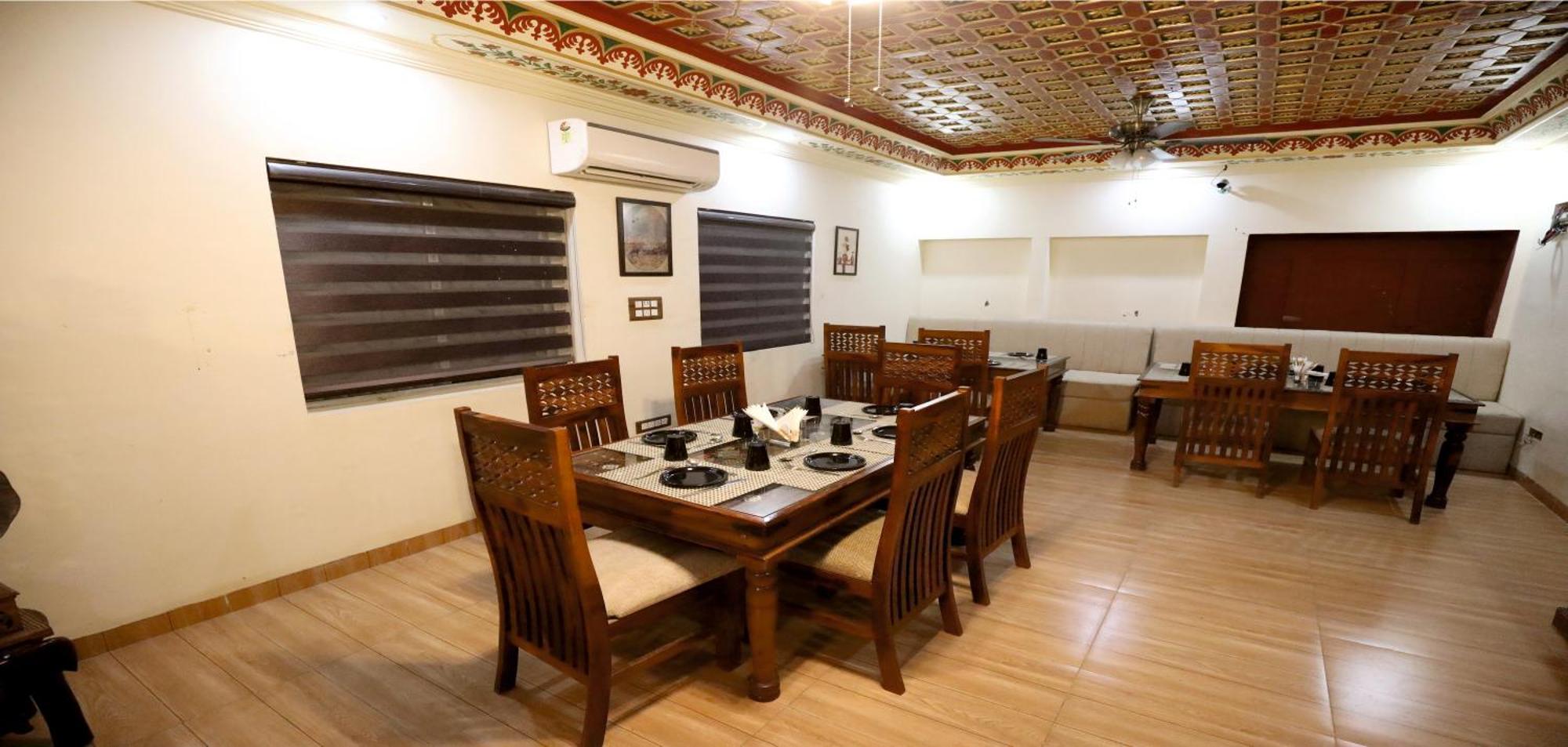 Hotel Vijayvargiya Dhani 비카네르 외부 사진